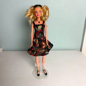 2006 Mattel Barbie as Three Muskateers Singing Corrine Doll 2 Songs Fresh Batter